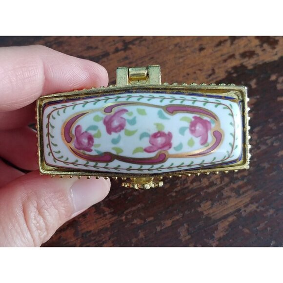 Small hand painted porcelain pill box, tiny elongated dressing table decor, - Picture 5 of 8